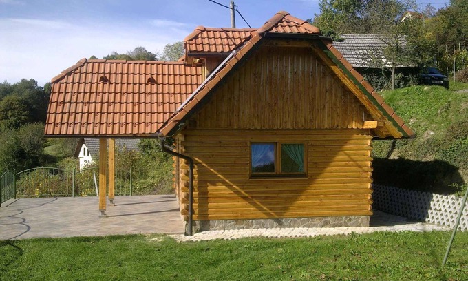 Srednje Grcevje House | Holiday home in a quiet neighborhood