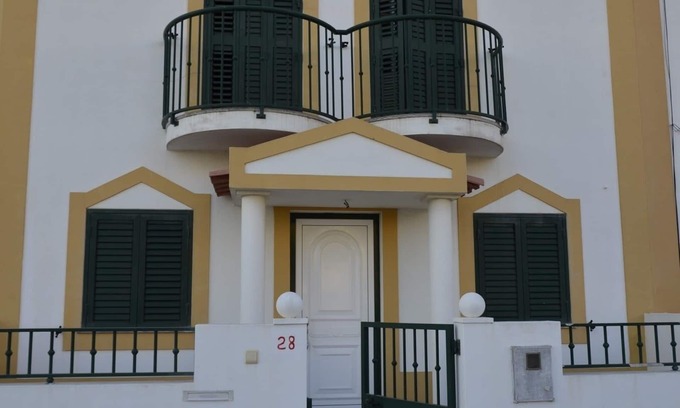 Sines House | Holiday Home in Sines