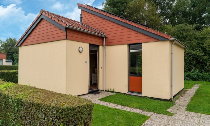 Zevenhuizen House | Holiday home in South Holland with shared pool