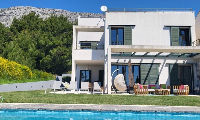 Solin House | Holiday Home in Split with Seaview, Terrace, Air condition, WIFI (4937-1)