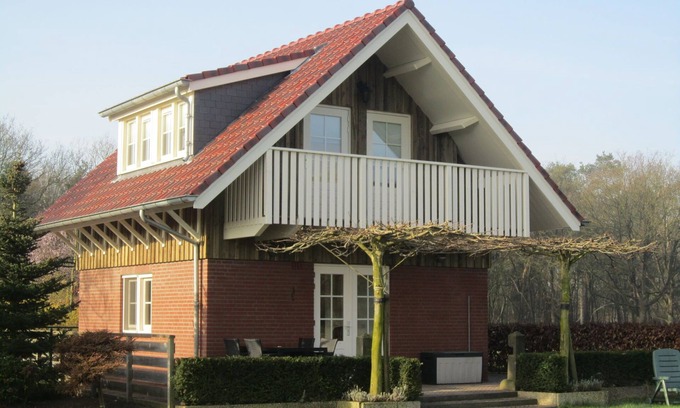 Knikkerdorp House | Holiday Home in Well near Maasduinen Park