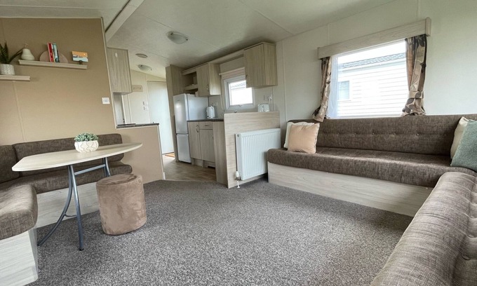 Swalecliffe House | Holiday home in Whitstable - 5 mins from the beach