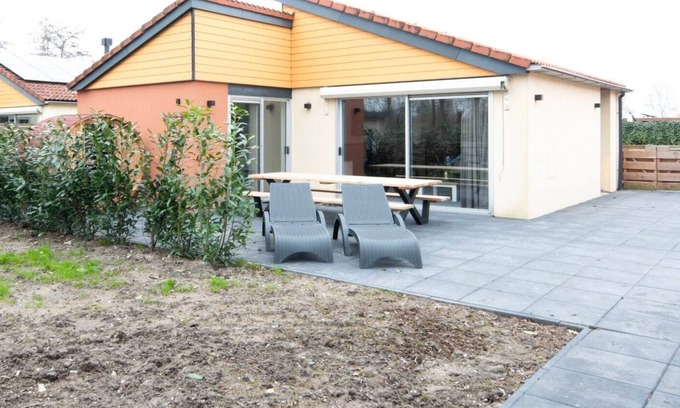Zevenhuizen House | Holiday Home in Zevenhuizen with Sauna