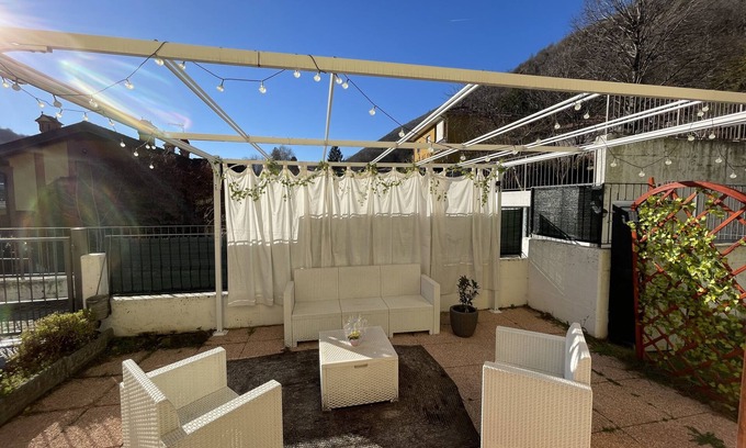 Cuasso Al Monte House | Holiday Home 'Giardino Cicogna' with Mountain View, Private Terrace and Wi-Fi
