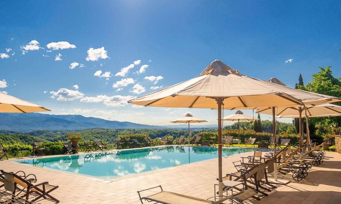 Gaville House | Holiday Home in Tuscany with Pool & BBQ