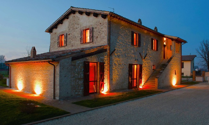 Foligno House | Holiday Home in Foligno with Pool & Terrace