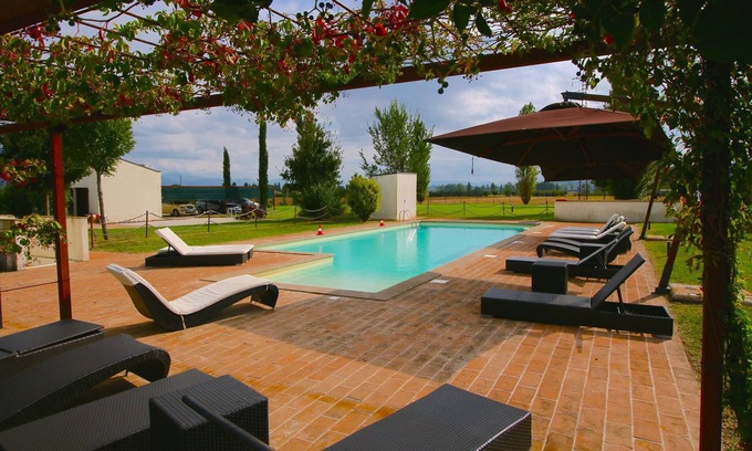 Foligno House | Holiday Home in Foligno with Pool & Terrace