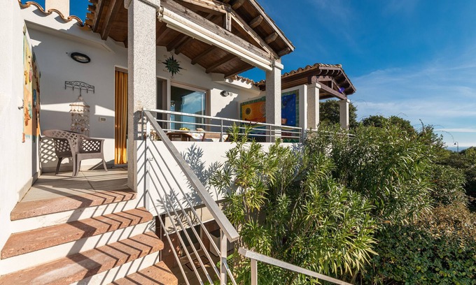 Terra Mala House | Holiday Home 'Casa Ricale' with Sea View, Wi-Fi and Air Conditioning