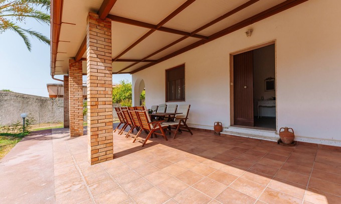Terra Mala Villa | Holiday Home 'Daniela' with Private Terrace, Wi-Fi and Air Conditioning