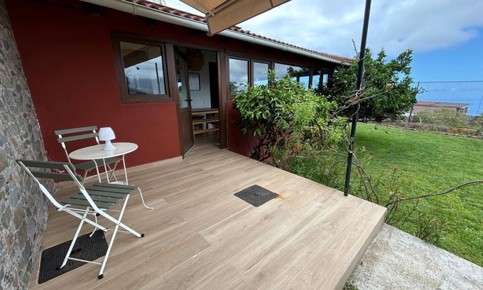 La Orotava House | Holiday Home 'Jica' with Private Terrace, Wi-Fi and Air Conditioning