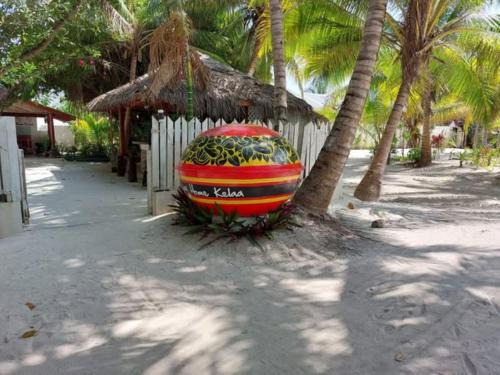 Kelaa Hotel | Holiday Home Kelaa by eMzaz