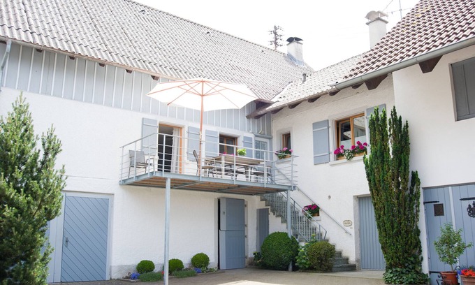 Ueberlingen House | Holiday Home 'Kleines Landhaus Bodensee' with Lake View, Balcony and Wi-Fi