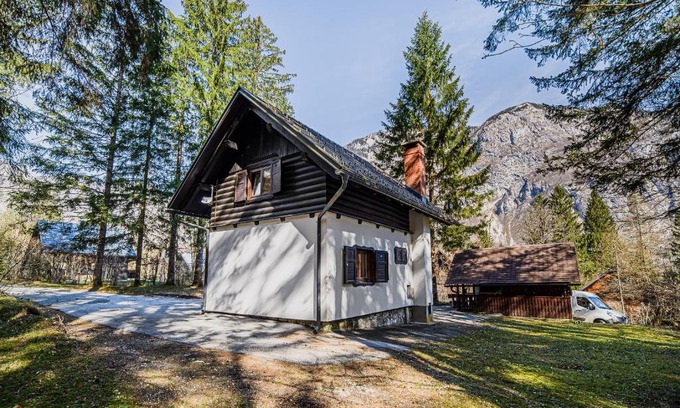 Ukanc House | Holiday Home Kozorog