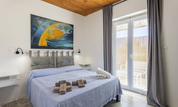 San Leonardo House | Holiday Home 'L'ulivo Di Alice' with Shared Terrace and Wi-Fi