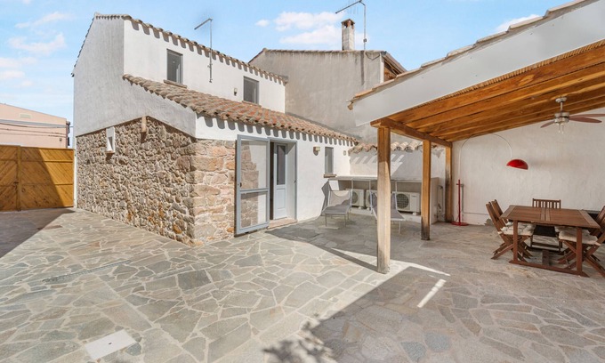 Giba House | Holiday Home 'La Casetta' with Private Terrace, Wi-Fi and Air Conditioning