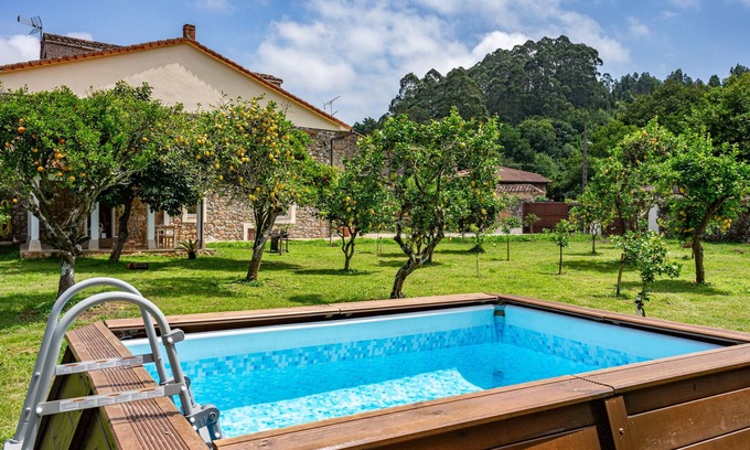 Novales House | Holiday Home 'La Casuca Del Músico' with Mountain Views, Private Pool and Wi-Fi