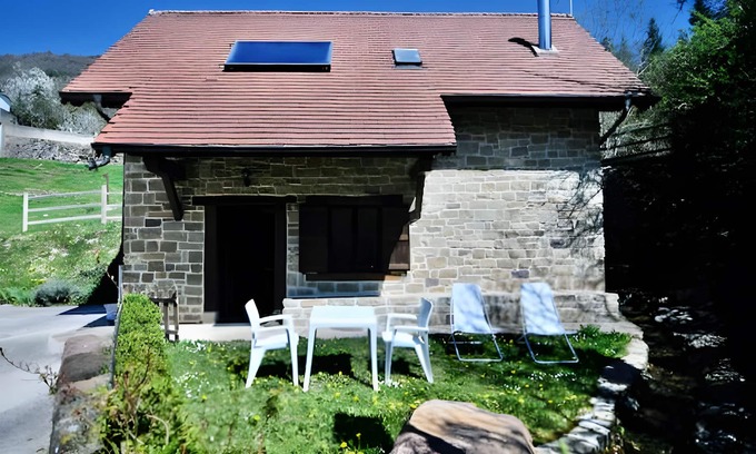 Arce House | Holiday Home 'La Central De Azparren' with Wi-Fi