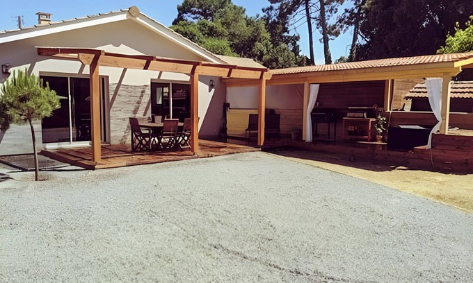 Lacanau House | Holiday Home 'La Cigale Et La Fourmi' with Private Pool, Private Terrace and Wi-Fi