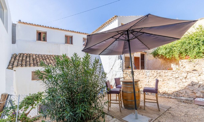 Xirles House | Holiday Home 'La Clau Casa Rural ' with Mountain View, Private Terrace and Wi-Fi