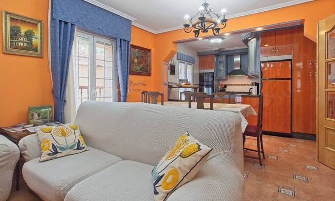 La Pola de Gordon House | Holiday Home 'La Cuadra I' with Mountain View, Shared Terrace and Wi-Fi
