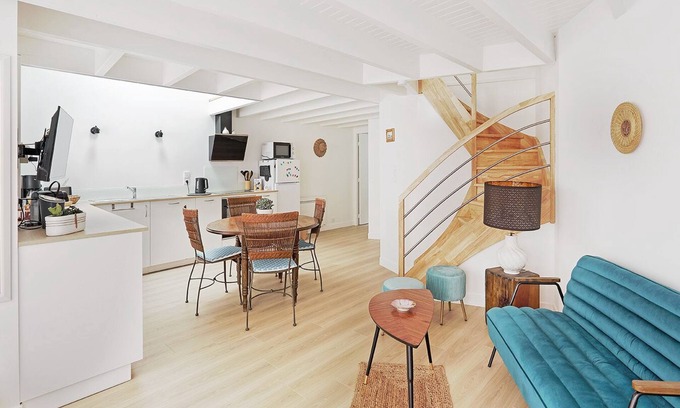 Pornic Apartment | Holiday Home 'La Galerie Pornic - Maison Lotus' with Wi-Fi