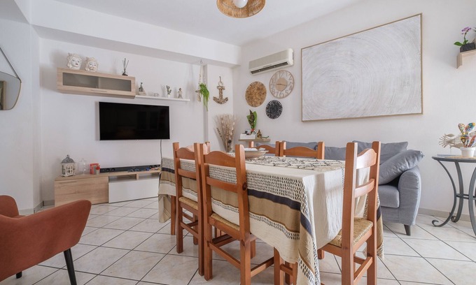 Oliveri House | Holiday Home 'La Marchese' close to the Beach with Terrace & Wi-Fi