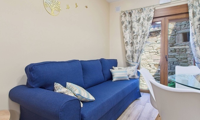 San Justo House | Holiday Home 'Lago De Sanabria' with Mountain View, Private Garden and Balcony