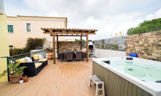 Gambelas House | Holiday Home 'Laguna Formosa' with Private Terrace, Wi-Fi and Air Conditioning
