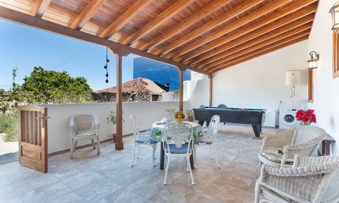 Garachico House | Holiday Home "Las Casas del Bisa" with Mountain View & Terrace in Garachico