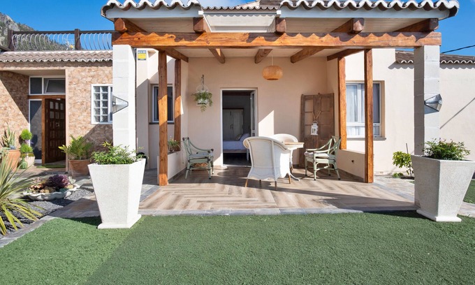 Jedey House | Holiday Home 'Las Golondrinas - B' with Sea View, Private Terrace and Wi-Fi