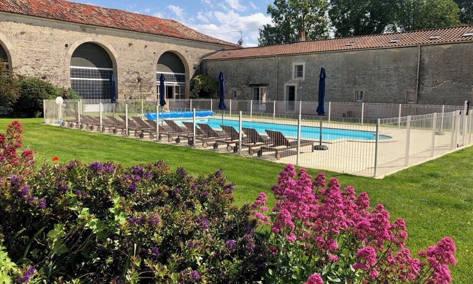 Surgeres House | Holiday Home 'Le Colombier' with Private Terrace, Private Garden and Wi-Fi