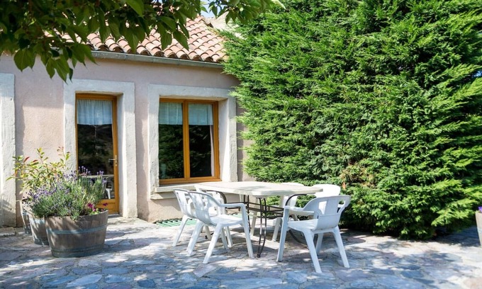 Rieussec House | Holiday Home 'Le Comtois, Le Pont De Calmel' with Mountain View, Shared Pool and Private Terrace