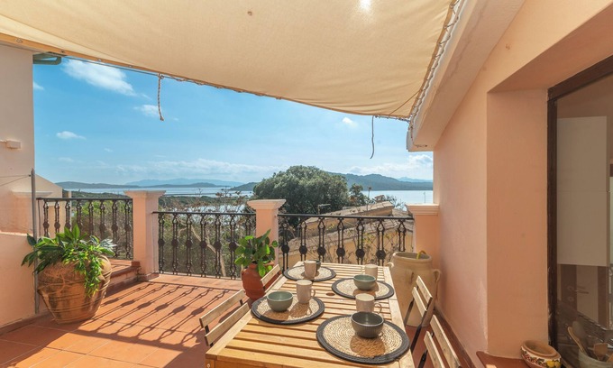 La Maddalena House | Holiday Home 'Le Giare 2' with Sea View, Private Terrace and Air Conditioning