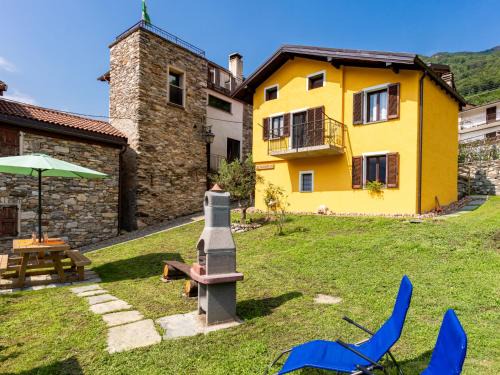 Albonico House | Holiday Home Leonardo by Interhome