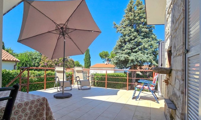 Dajla House | Holiday home located directly on the beach with sea view, outdoor shower, barbecue