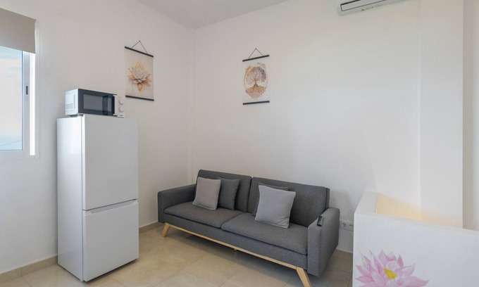 El Paso House | Holiday Home 'Lorennani El Paso' with Sea View, Wi-Fi and Air Conditioning