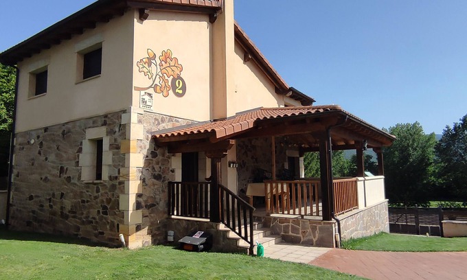 Sotillo del Rincon House | Holiday Home 'Los Robles 2' with Mountain View, Private Terrace and Wi-Fi