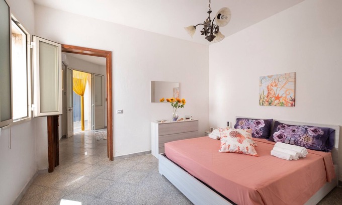 Sant'Isidoro House | Holiday Home 'Luna Di Mare' with Sea View, Shared Terrace and Air Conditioning