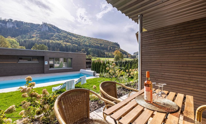 Beuron Apartment | Holiday home 'Lupus 4' with mountain view, private terrace and WLANn