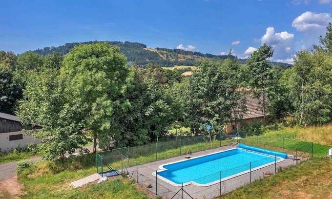 Horni Brusnice House | Holiday home Luxury farmhouse with stone barn and large pool near the zoo