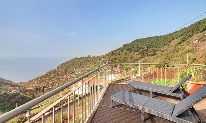 Campanario House | Holiday Home Madeira Villa Liliana with Sea View, Terrace & Wi-Fi