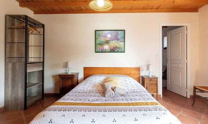 Hengoat House | Holiday Home 'Maison Bleue' with Private Garden, Balcony and Wi-Fi