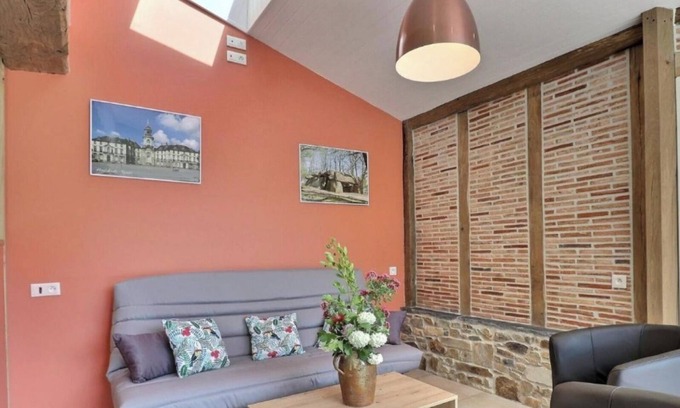 Amanlis House | Holiday Home 'Maison' with Private Terrace and Wi-Fi