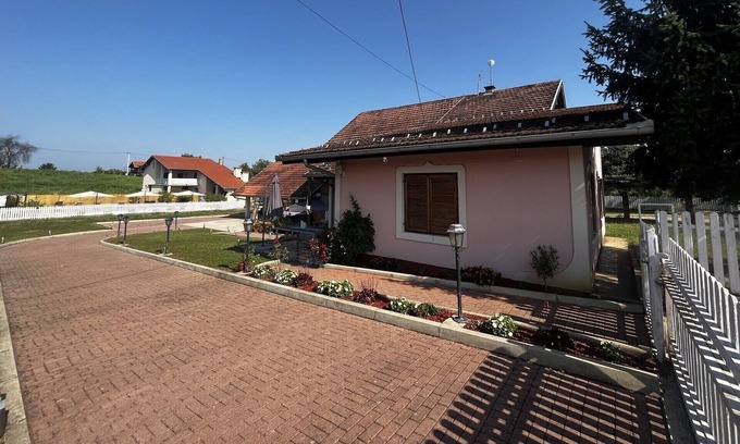 Durdevac Villa | Holiday Home Medelin