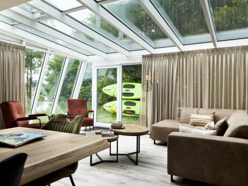 Vlagtwedde House | Holiday Home Metbroekhuis Wellness de Luxe by Interhome