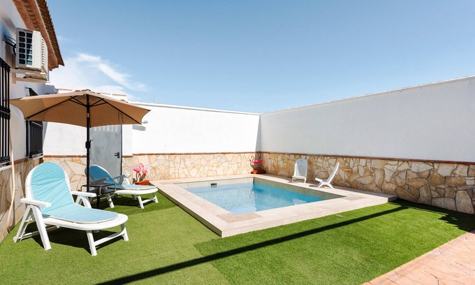 Humilladero House | Holiday Home 'Miró' with Mountain Views, Private Pool, Wi-Fi and Air Conditioning