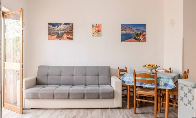 Seccagrande Apartment | Holiday Home 'Monolocale Arredato - Le Terrazze' with Sea View, Wi-Fi and Air Conditioning