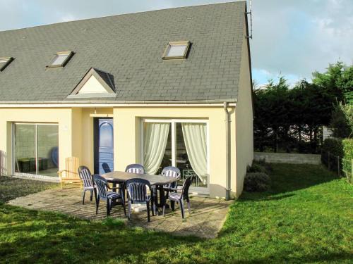 Hauteville-sur-Mer House | Holiday Home Néroli by Interhome