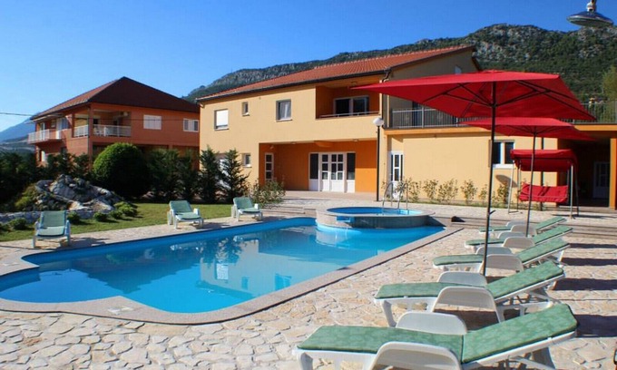 Dusina House | Holiday Home Nadalina