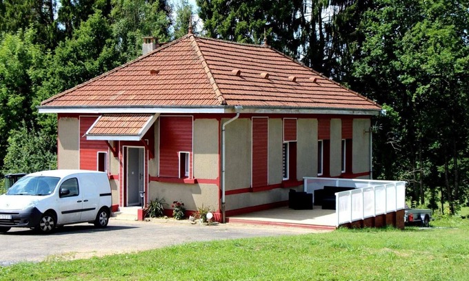 Signy-lAbbaye Apartment | Holiday home near cycling trails in Signy-l'Abbaye